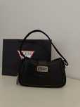 Оригинальная сумка от GUESS