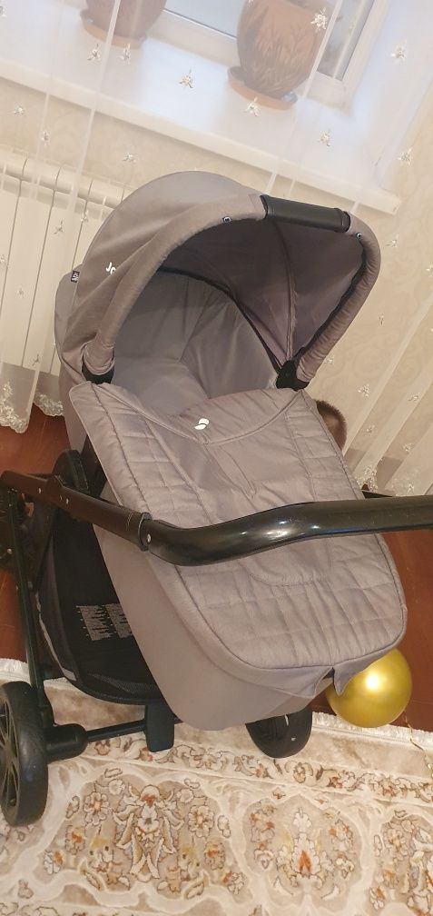 Продам коляску JOIE 2 в 1