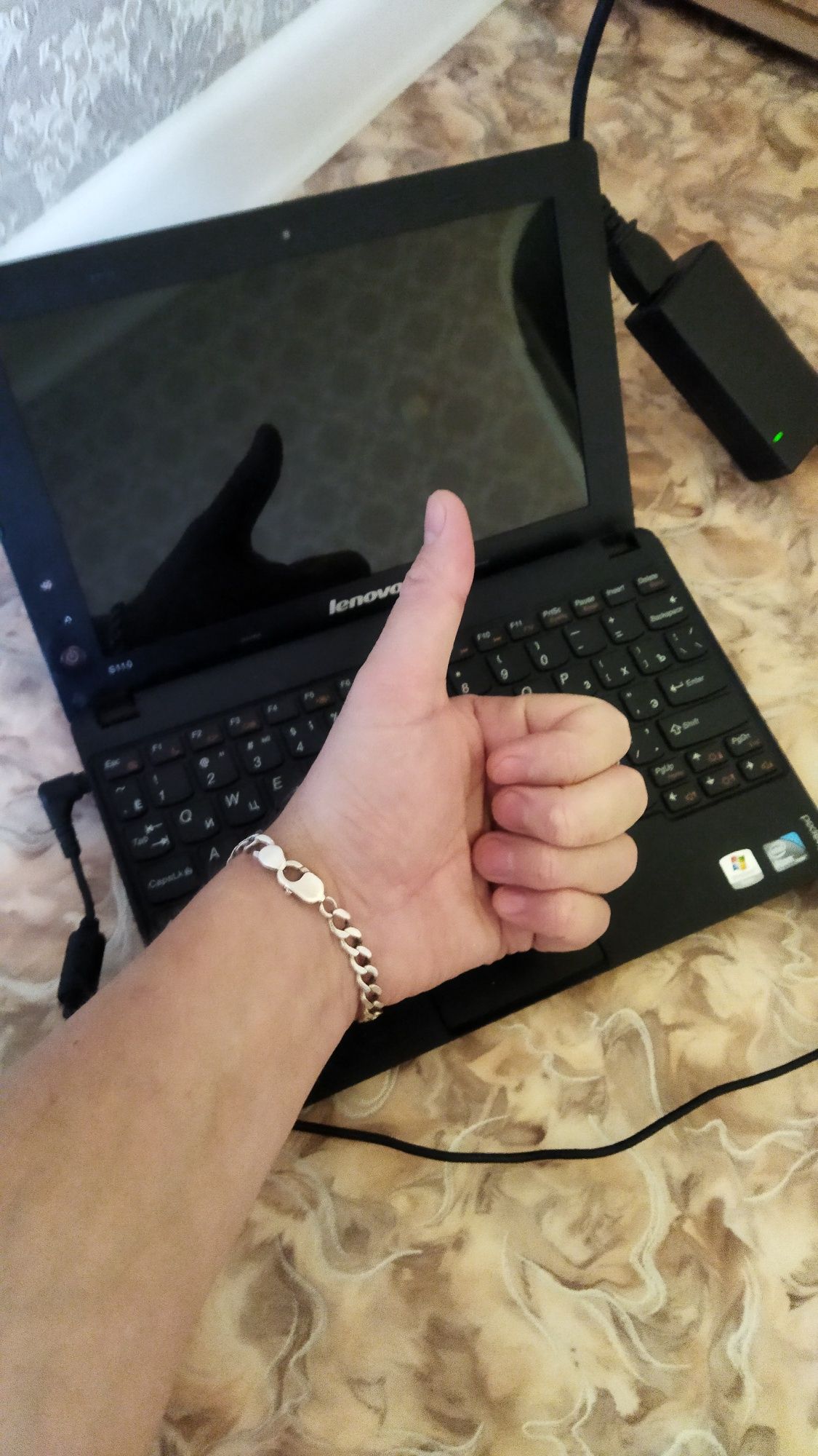 Ноутбук LENOVO продам.Самсунг А10.