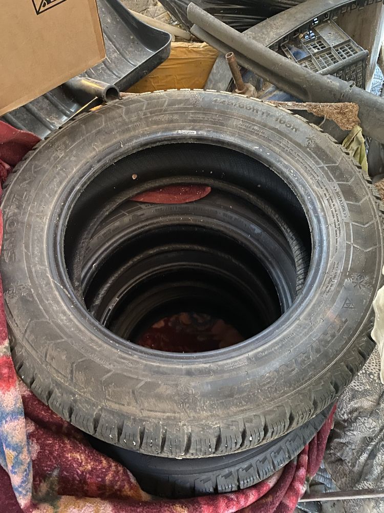 Triаngle зимний балон 4 шт 225/60 R17