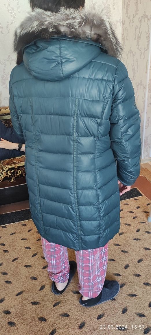 Продам женскую зимнюю куртку