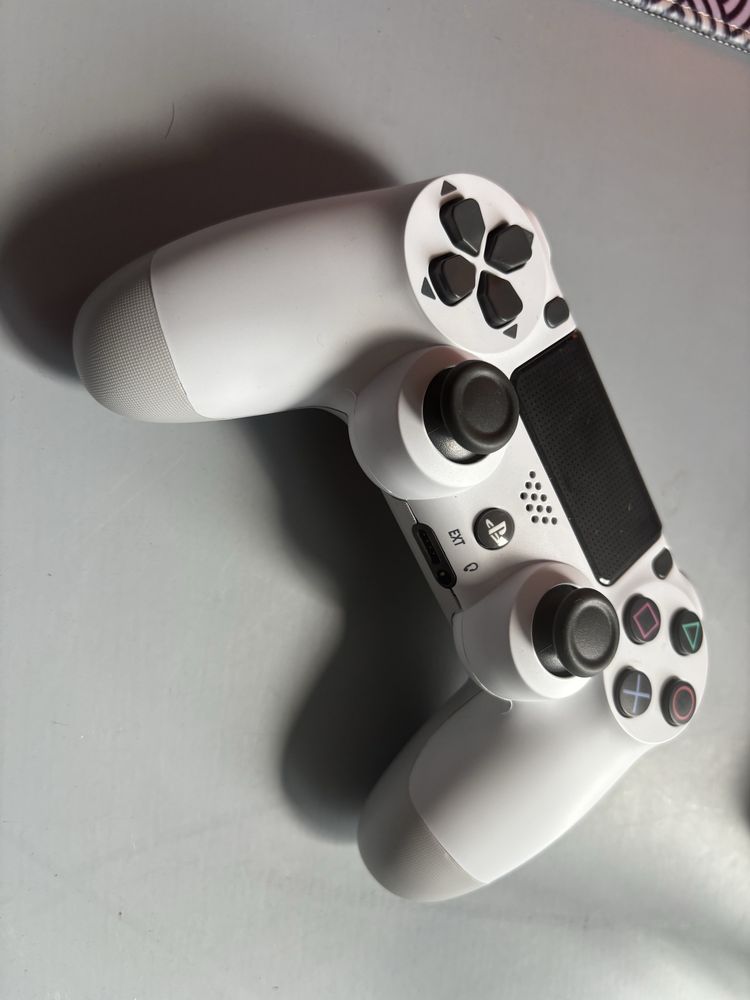 Dualshock 4 белый джойстик от пс4