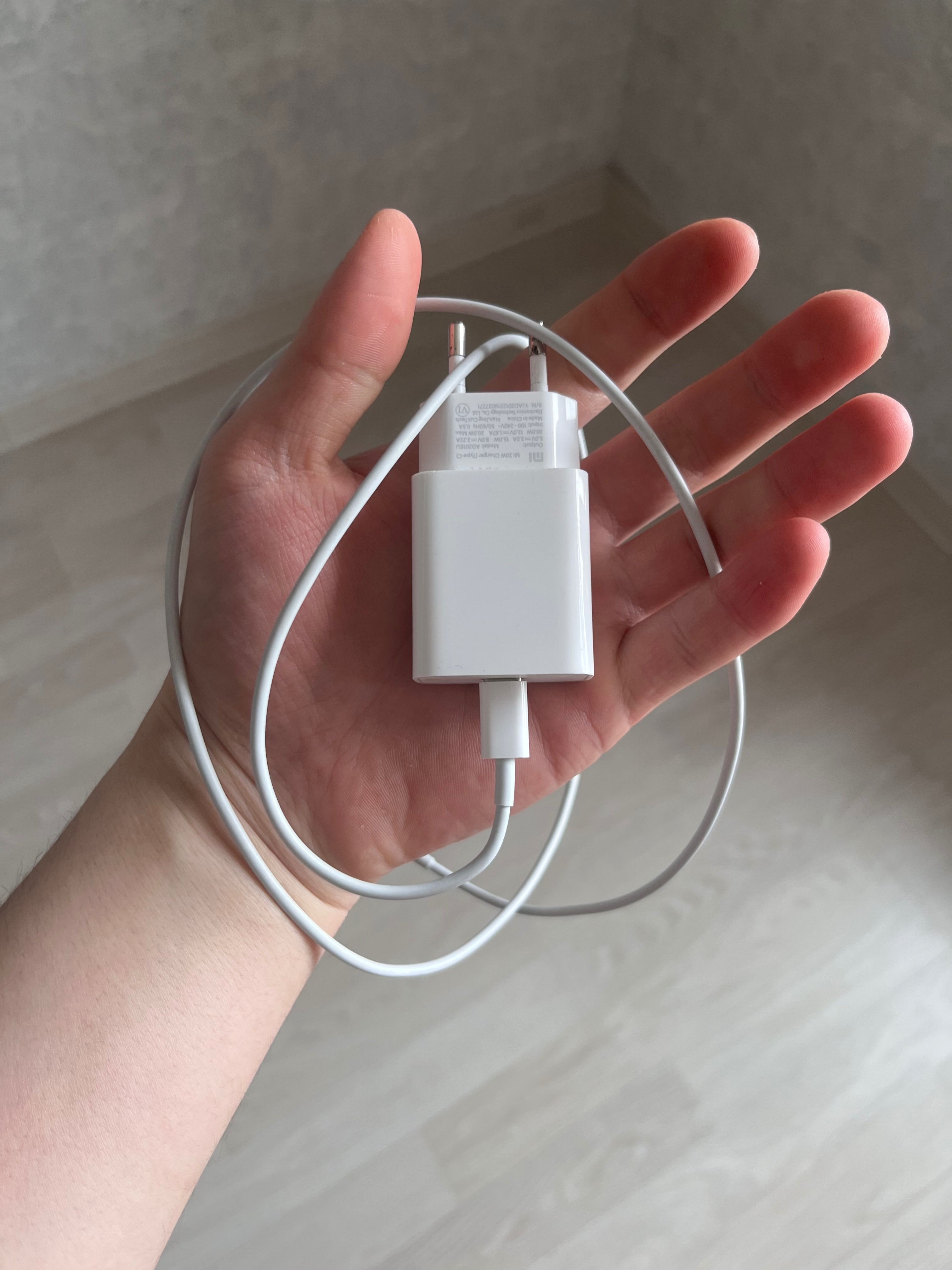 iPhone 11, в идеале с документами