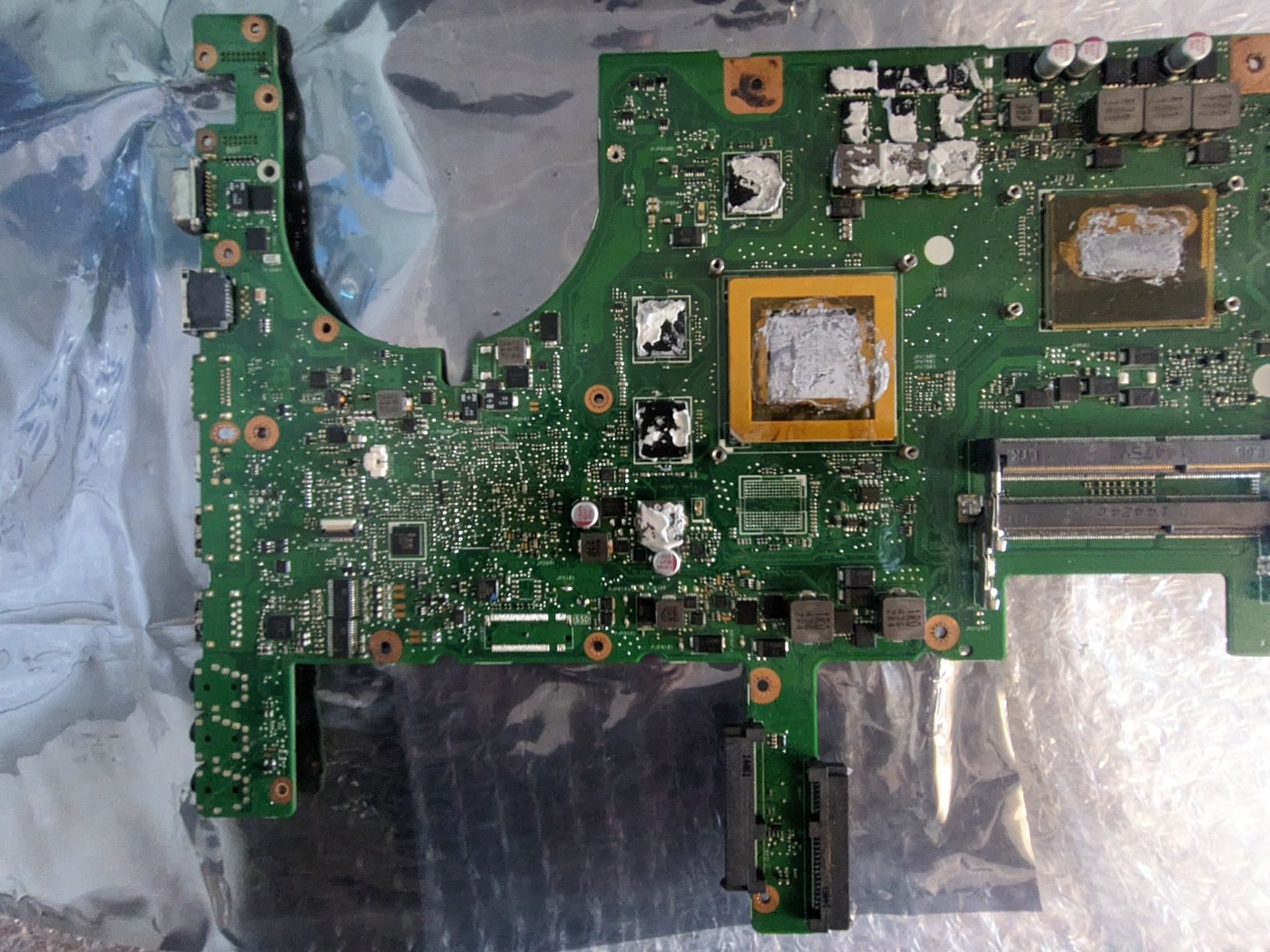 Продаю материнскую плату на ноутбук Asus ROG G751JY с WIFI модулем