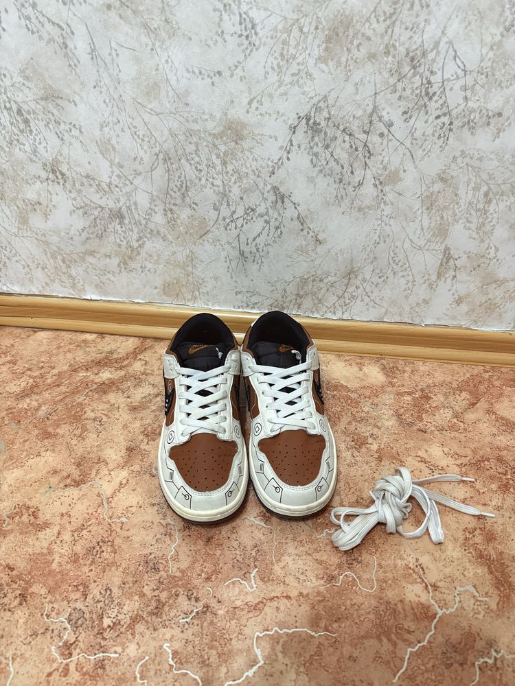 Продам кроссовки Nike,раз.39.