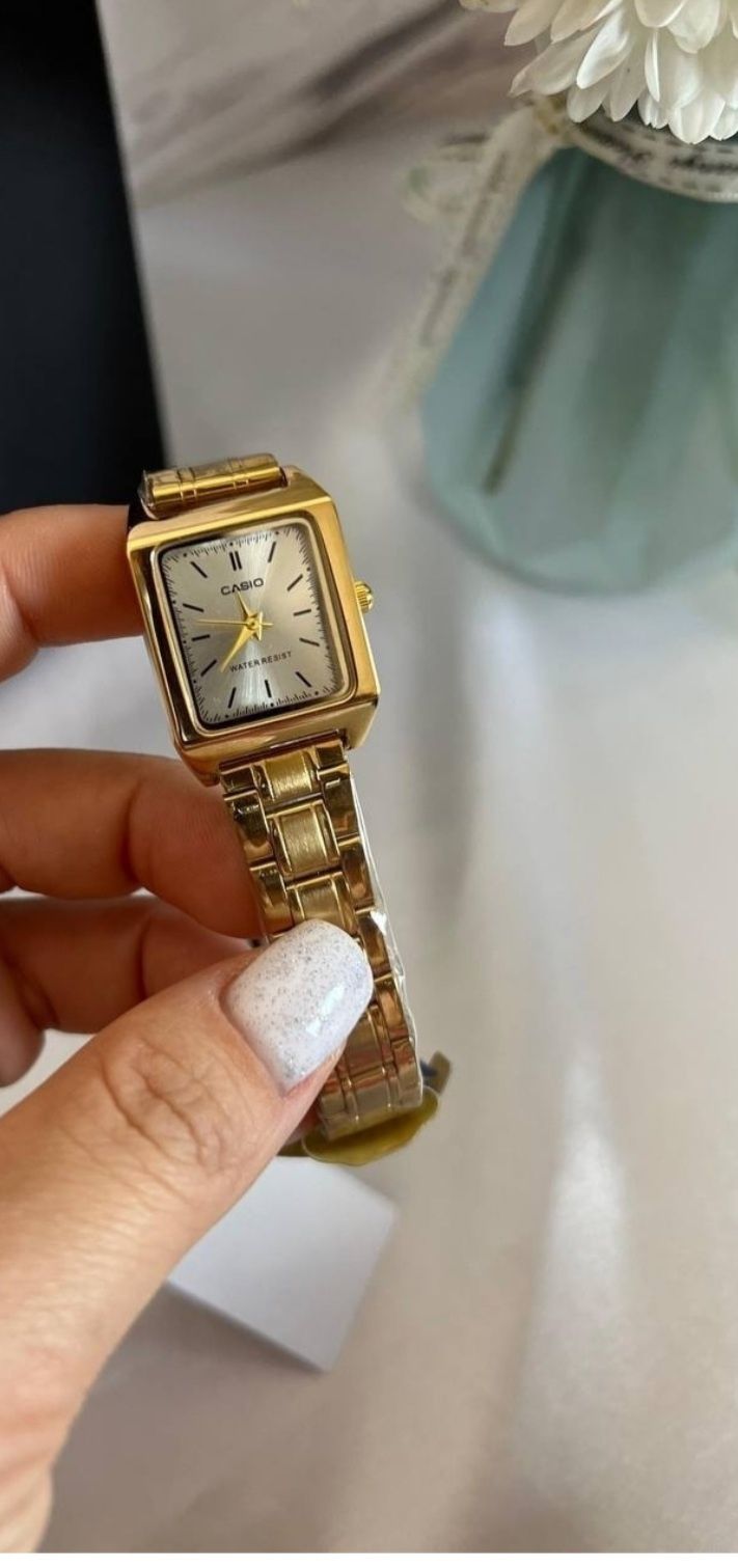 Срочно продам часы женские касио