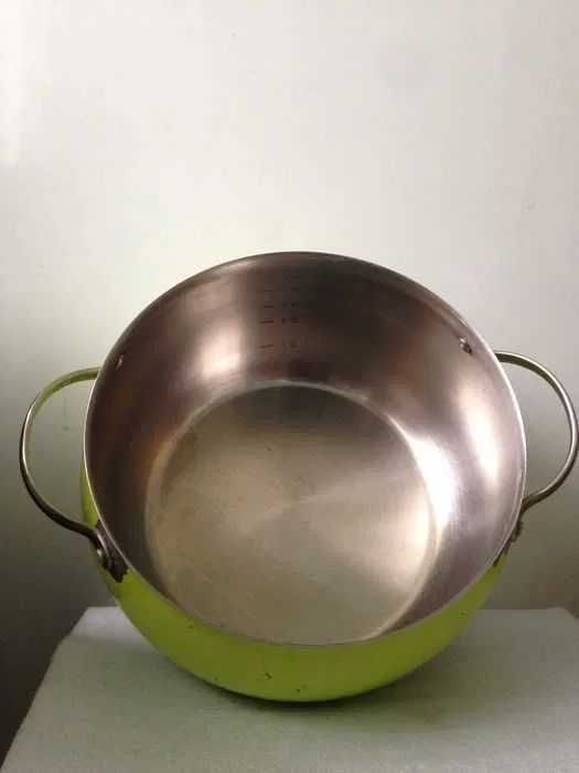 ОТДАМ ДАРОМ кастрюлю, СРЕДНЮЮ, 5л, 24×15×21см, из стали, Европа бу