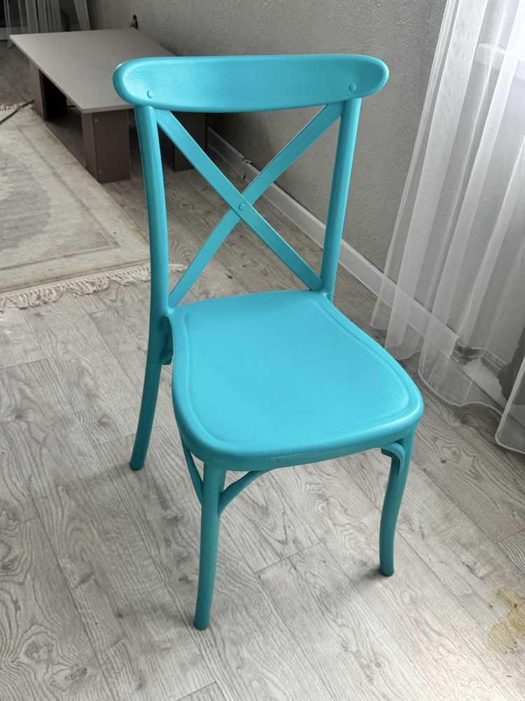 Продам хорошие стулья