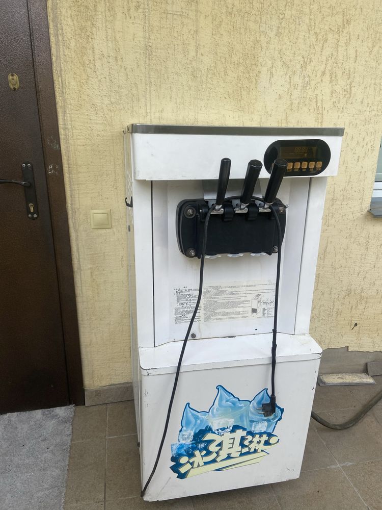 Фризер / мороженный аппарат