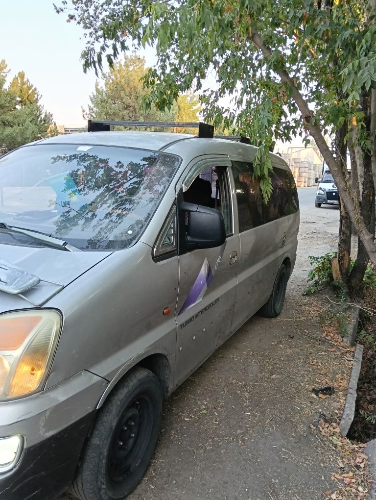 Hyundai Starex 2004