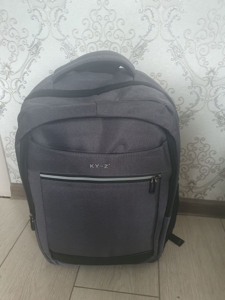 Продам рюкзак новый KY-Z