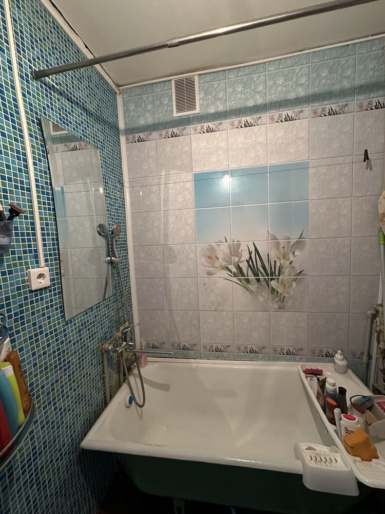 Продам 2х комнатную квартиру в центре