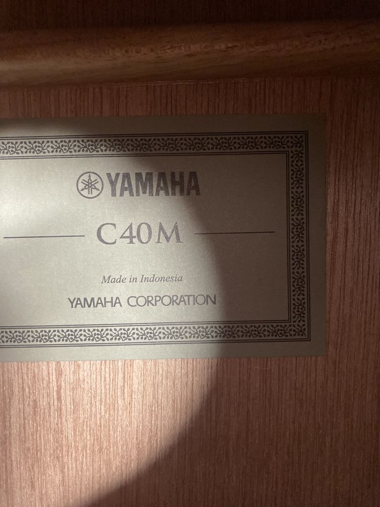 Классическая гитара yamaha c40m