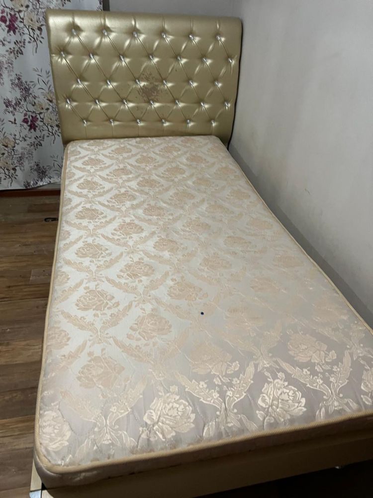 Продам кровать. Состояние хорошее.
