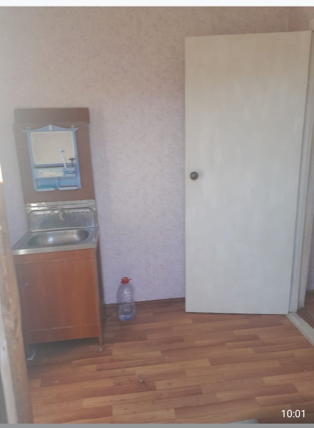 Сарытау  1 бөлмелі Ас бөлмесі  Кіреберісі бөлек   Жер үй
