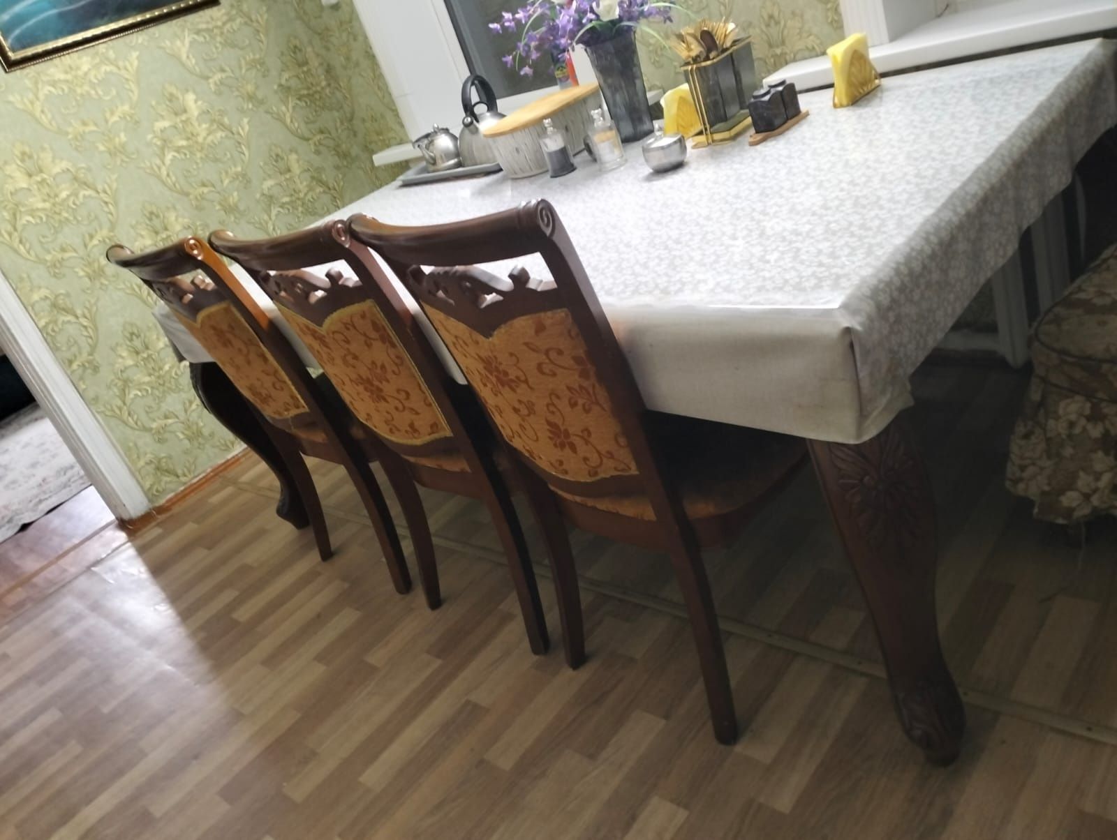 Продам стол в хорошем состоянии