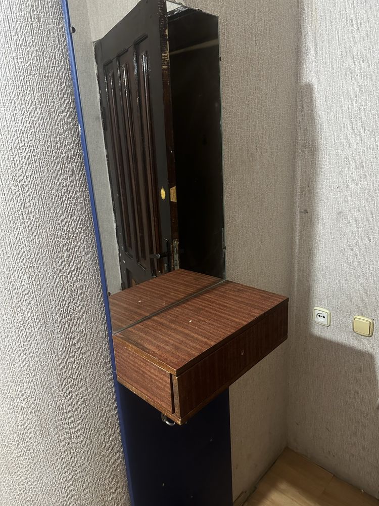 Прихожая с вешалкой