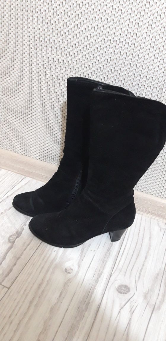 Продам новые сапоги из эва и зимние из замши
