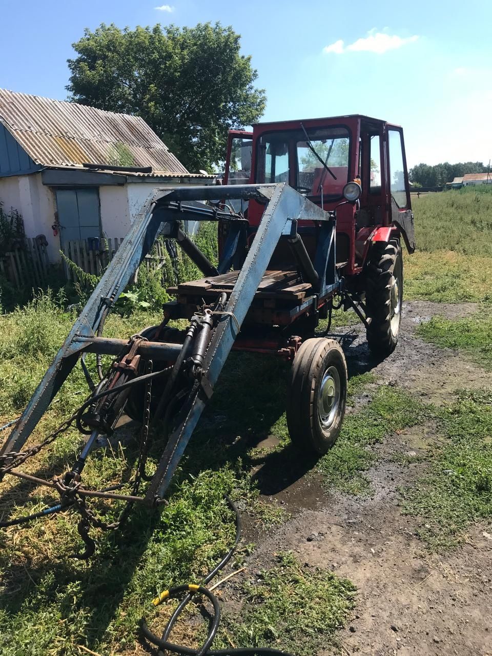 Продам трактор в комплекте, можно по отдельности.