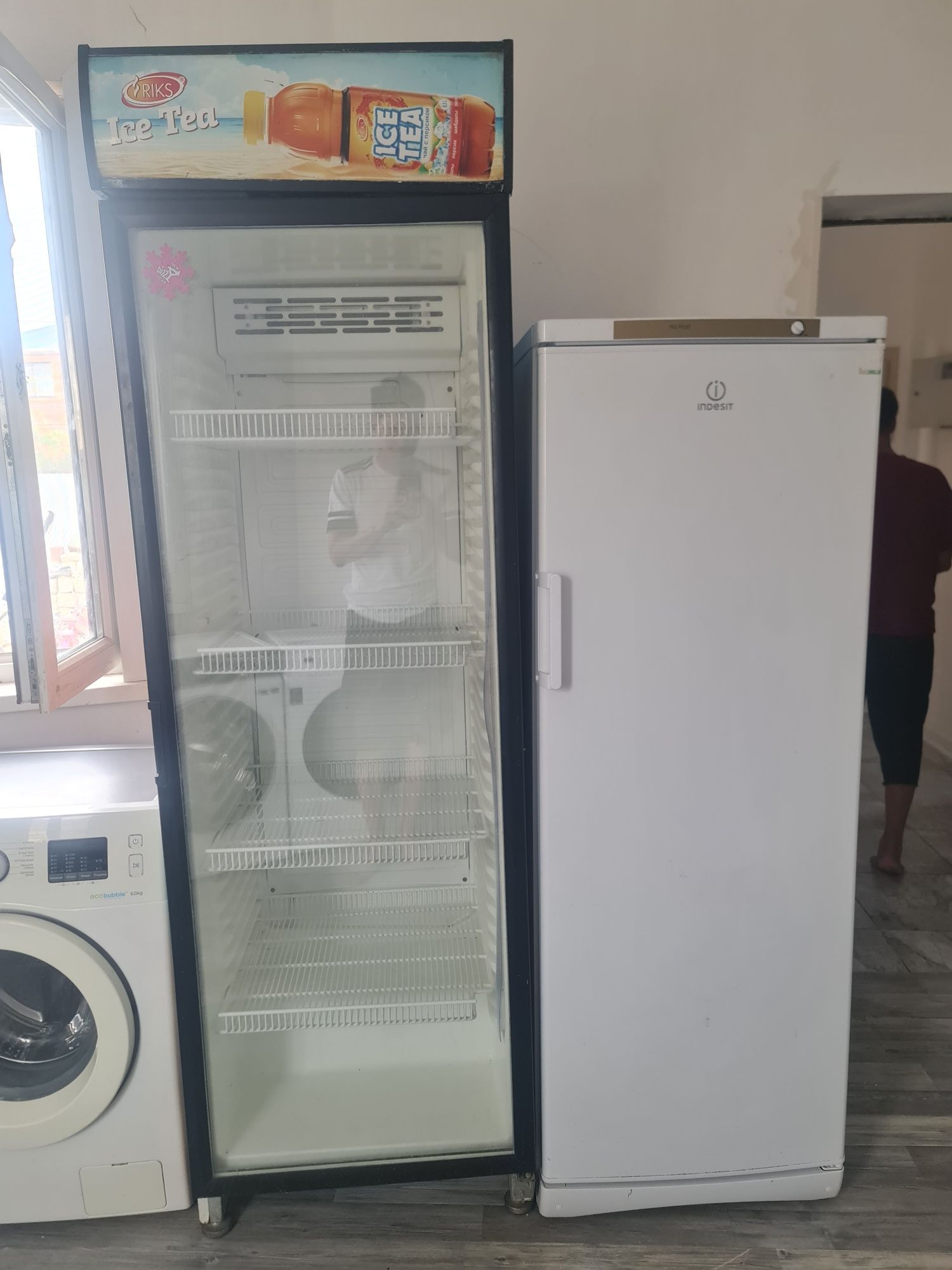 Морозильник продам