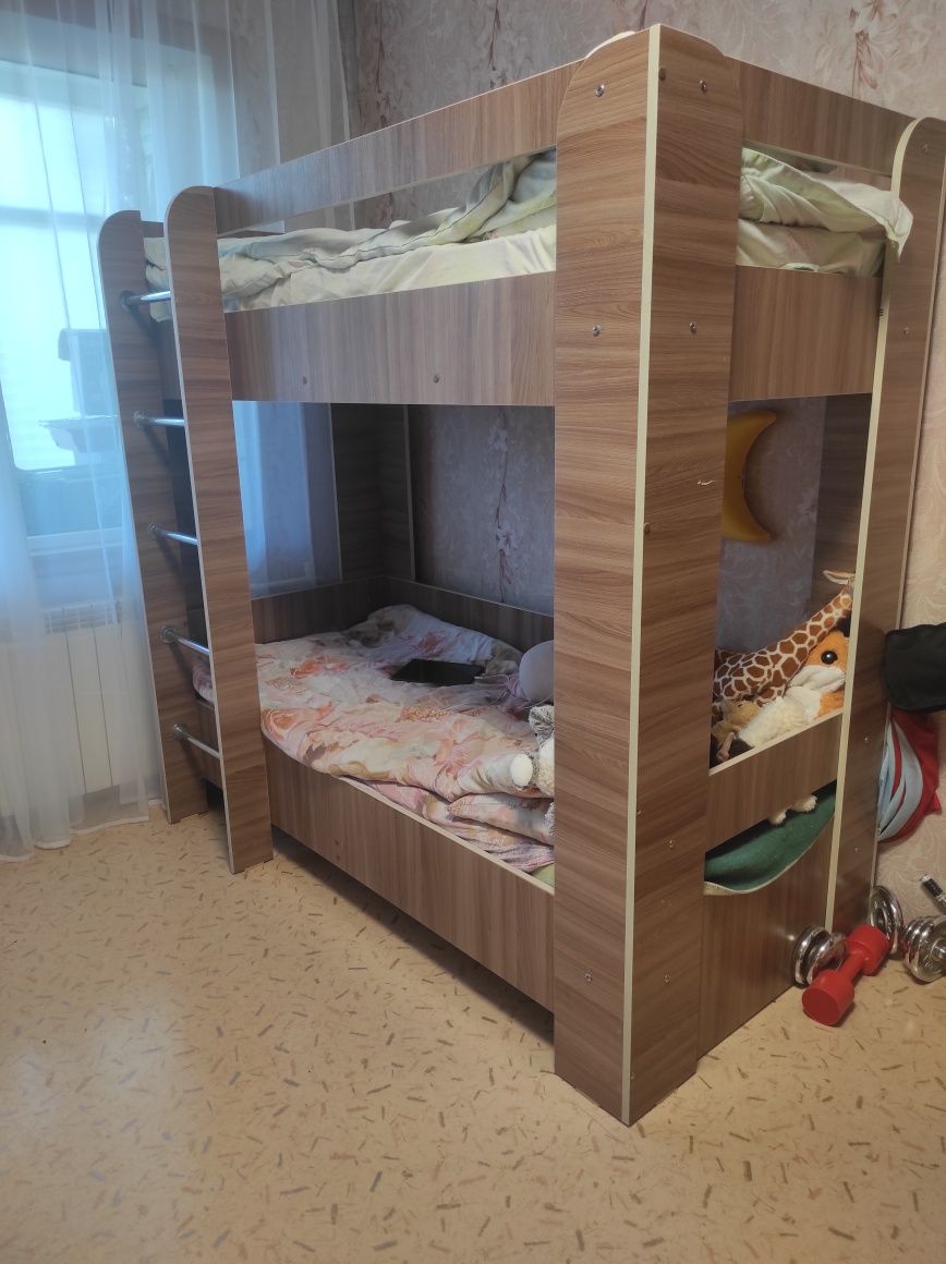 Двухярусная кровать