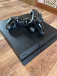 продаю playstation 4, в хорошем состоянии, с играми в комплекте.