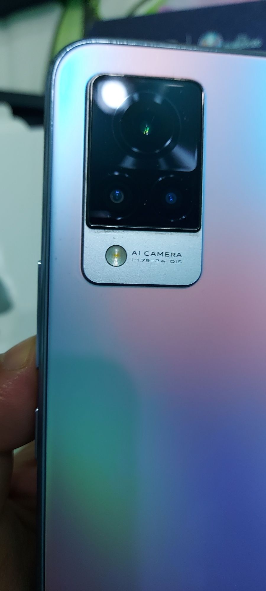 Продам смартфон VIVO V21