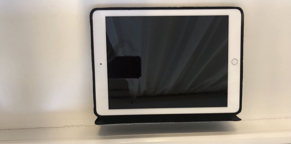 Планшет Apple IPad 6 версия 32гиг,  б/у