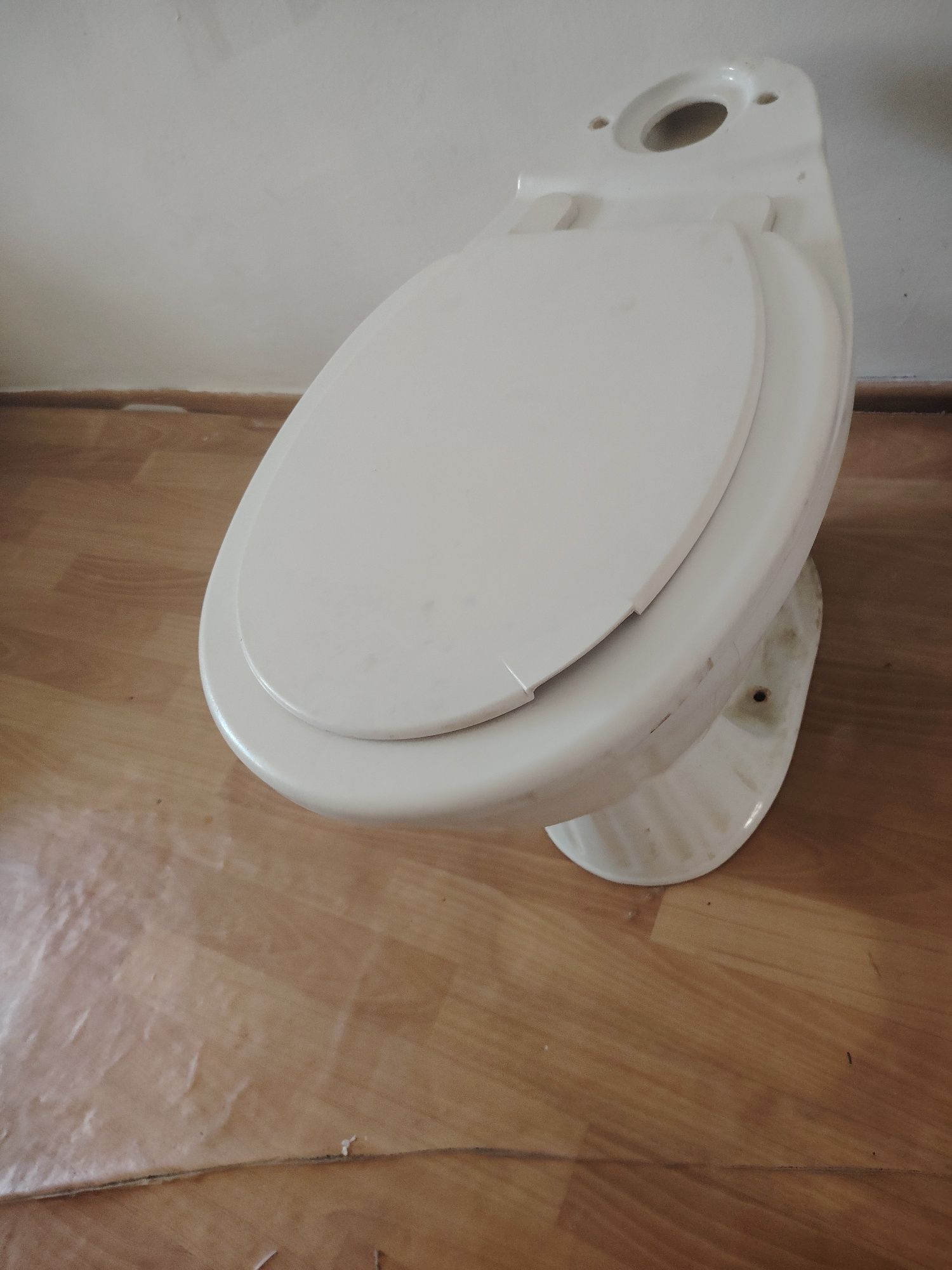 Продам унитаз б/у