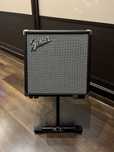 басовый комбик Fender Rumble 15 V3 + оригинальная стойка Fender
