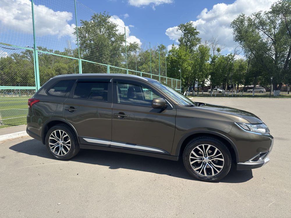 Продам Mitsubishi Outlender 2015 г.