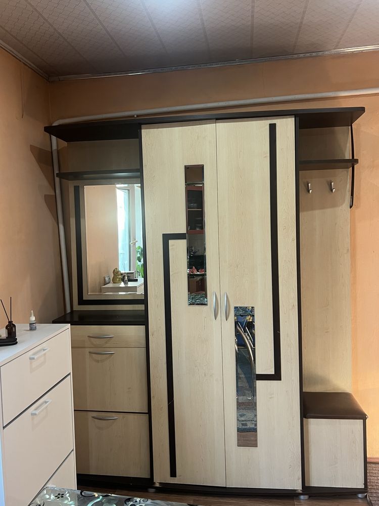 Продам мебель в прихожую