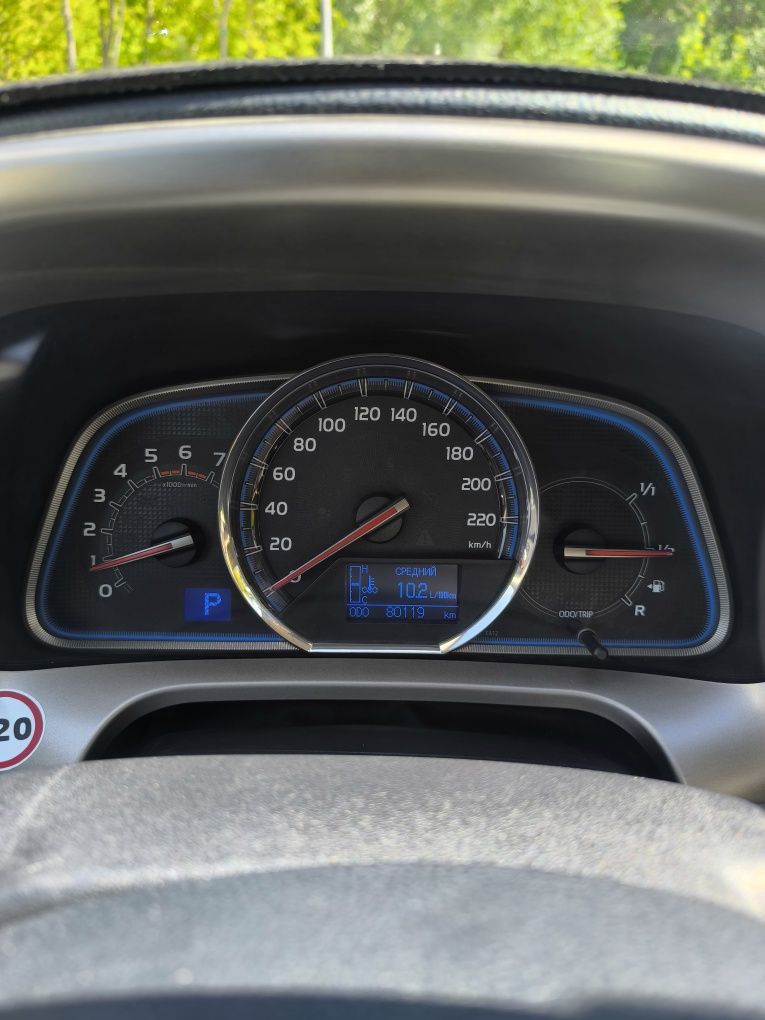Продам Toyota RAV4 2014г.в.