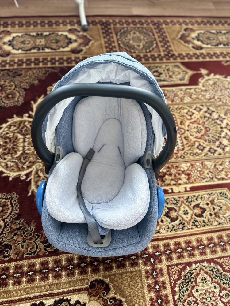 Продам автолюльку Adamex corbon