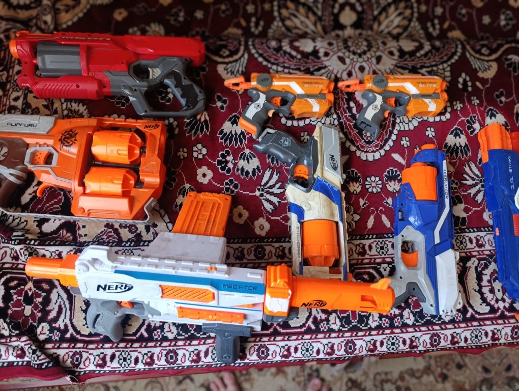 Пистолеты NERF в хорошем состоянии