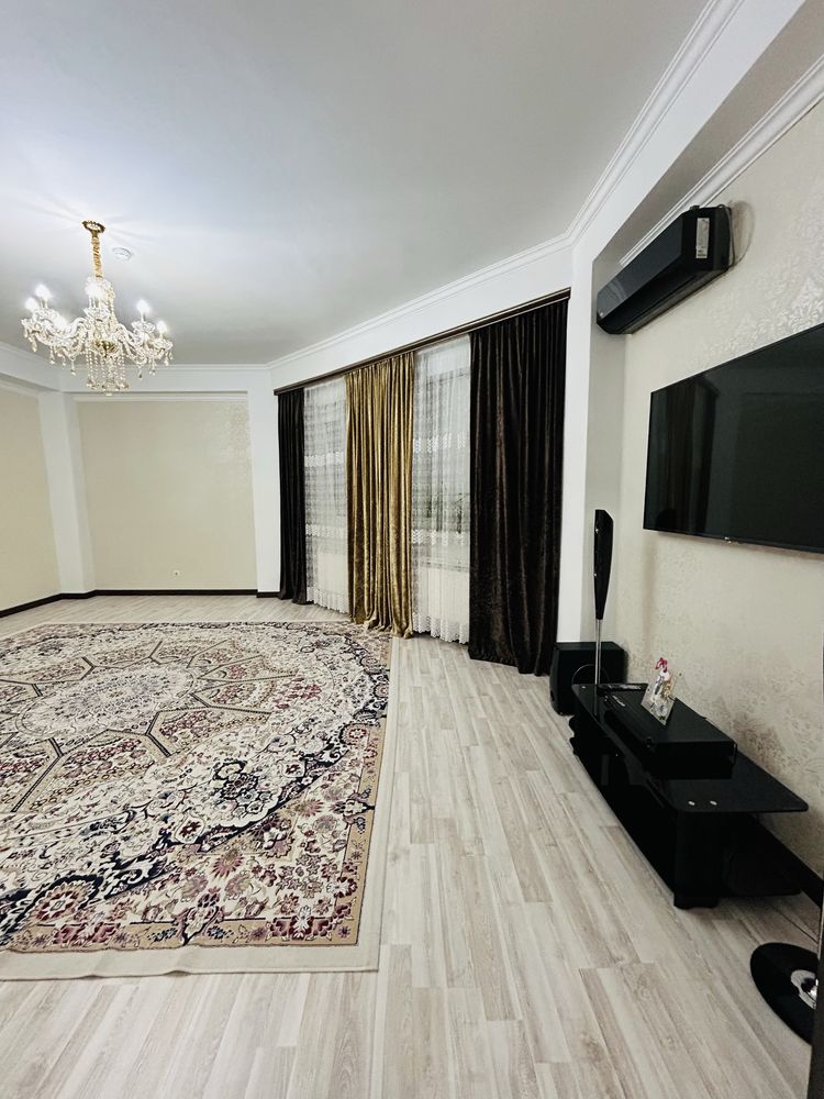3 к кв. 94 кв.м в 11 мкр