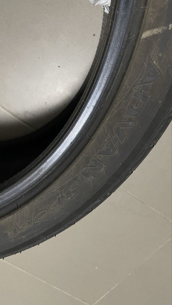 Yokohama advance sport 295/35R21 в хорошем состоянии