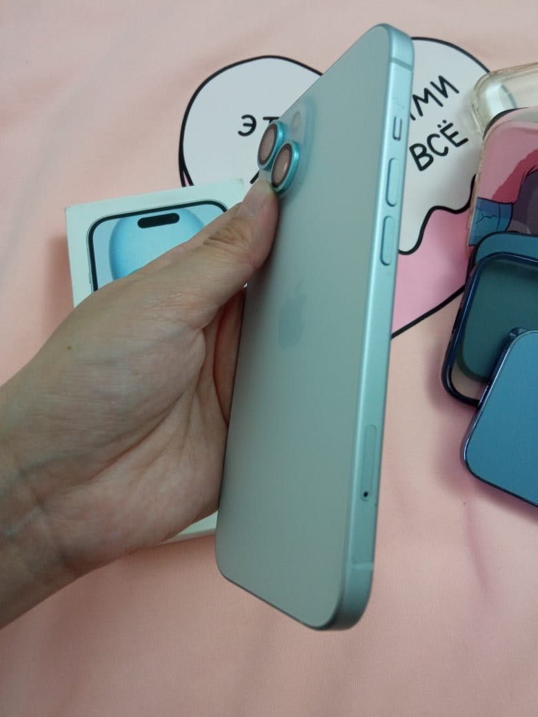 iPhone 15 / 128ГБ / 90АБ за 300тыс.тенге СРОЧНО! Коробка в комплекте