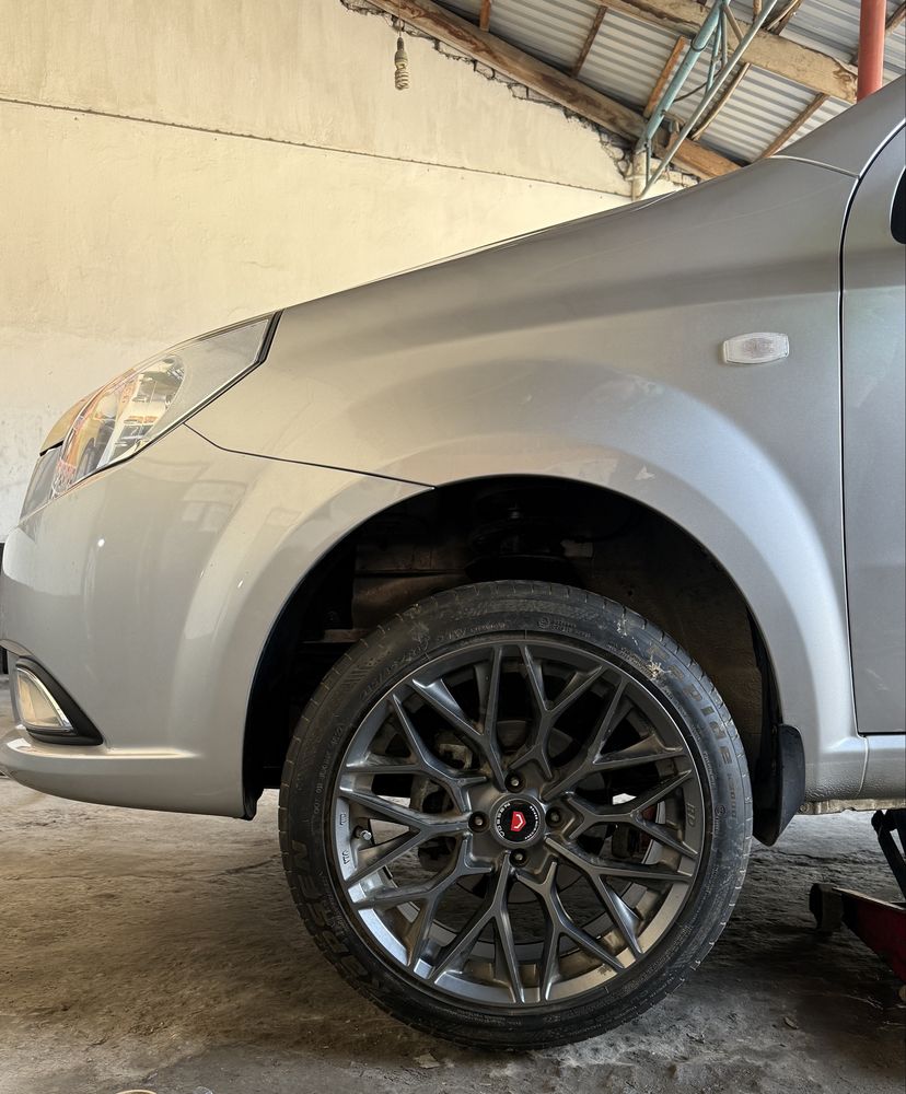VOSSEN 215/45R17