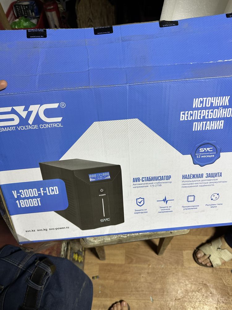 Источник бесперебойного питания SVC V-3000-F-LCD 1800BT