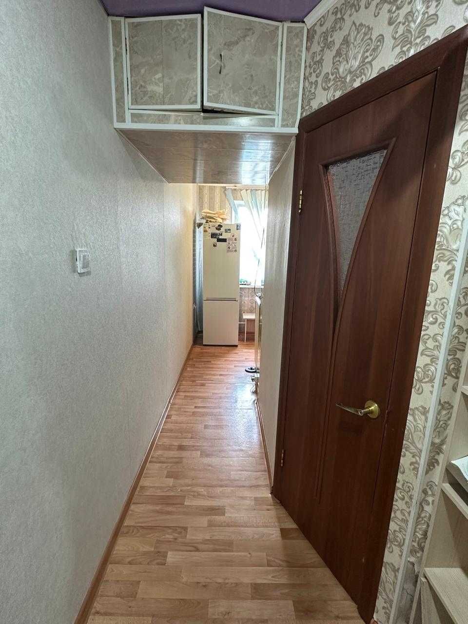 Продам 1 комнатную Металлургов 3 микрорайон