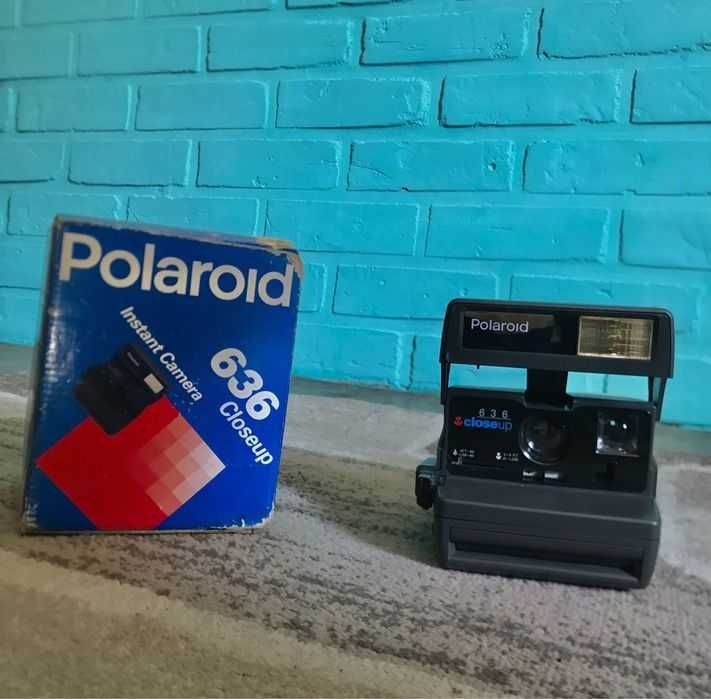 Пленочные фотоаппараты в рабочем состоянии и Polaroid 636 Close Up