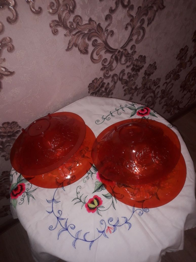 Продам новые вазочки и столовые ложки.
