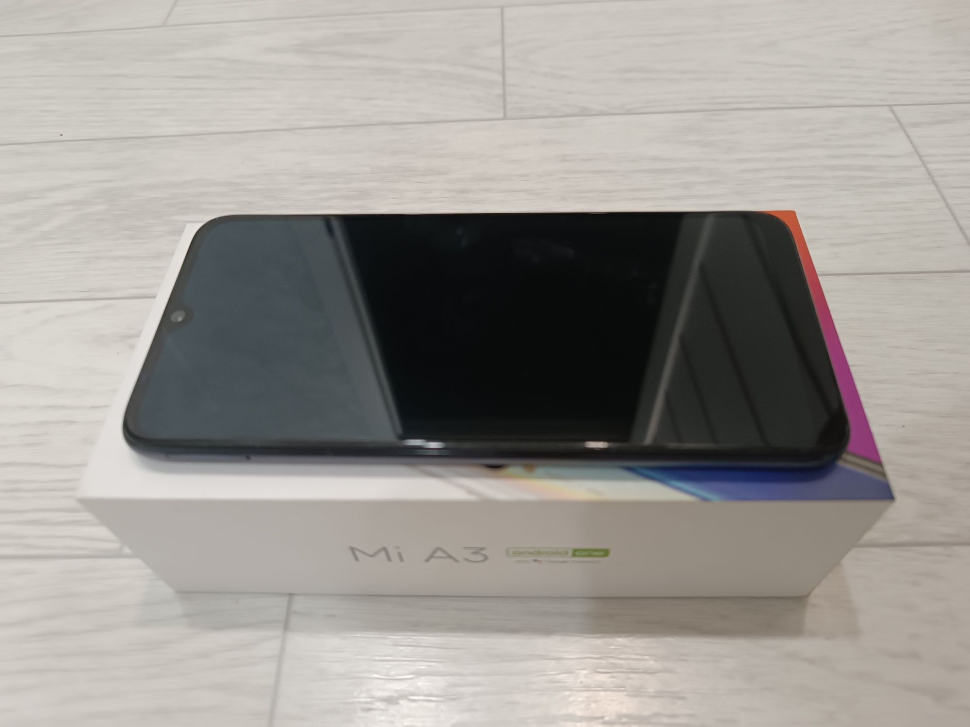 Смартфон Xiaomi Mi A3