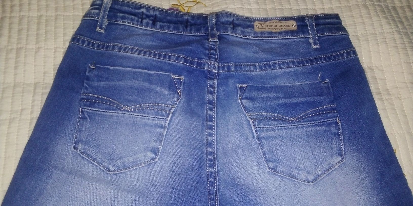 Продам новые женские джинсы