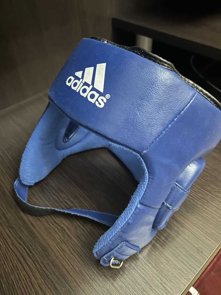 Продам шлем боксерский