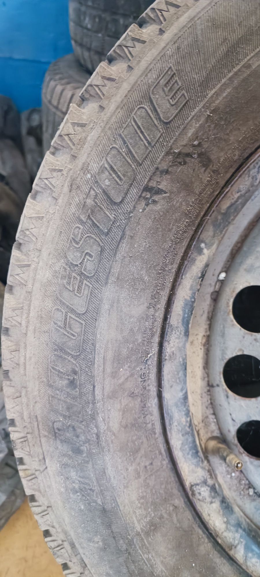 Продам комплект всесезонка 215/65/15