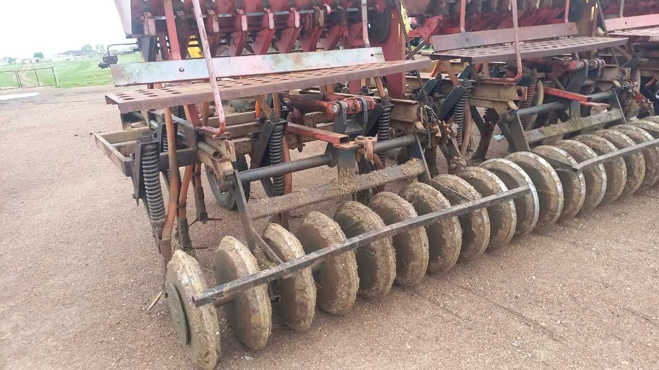 Продам К 700  с новым двигателем 330 лс. обмен на скот