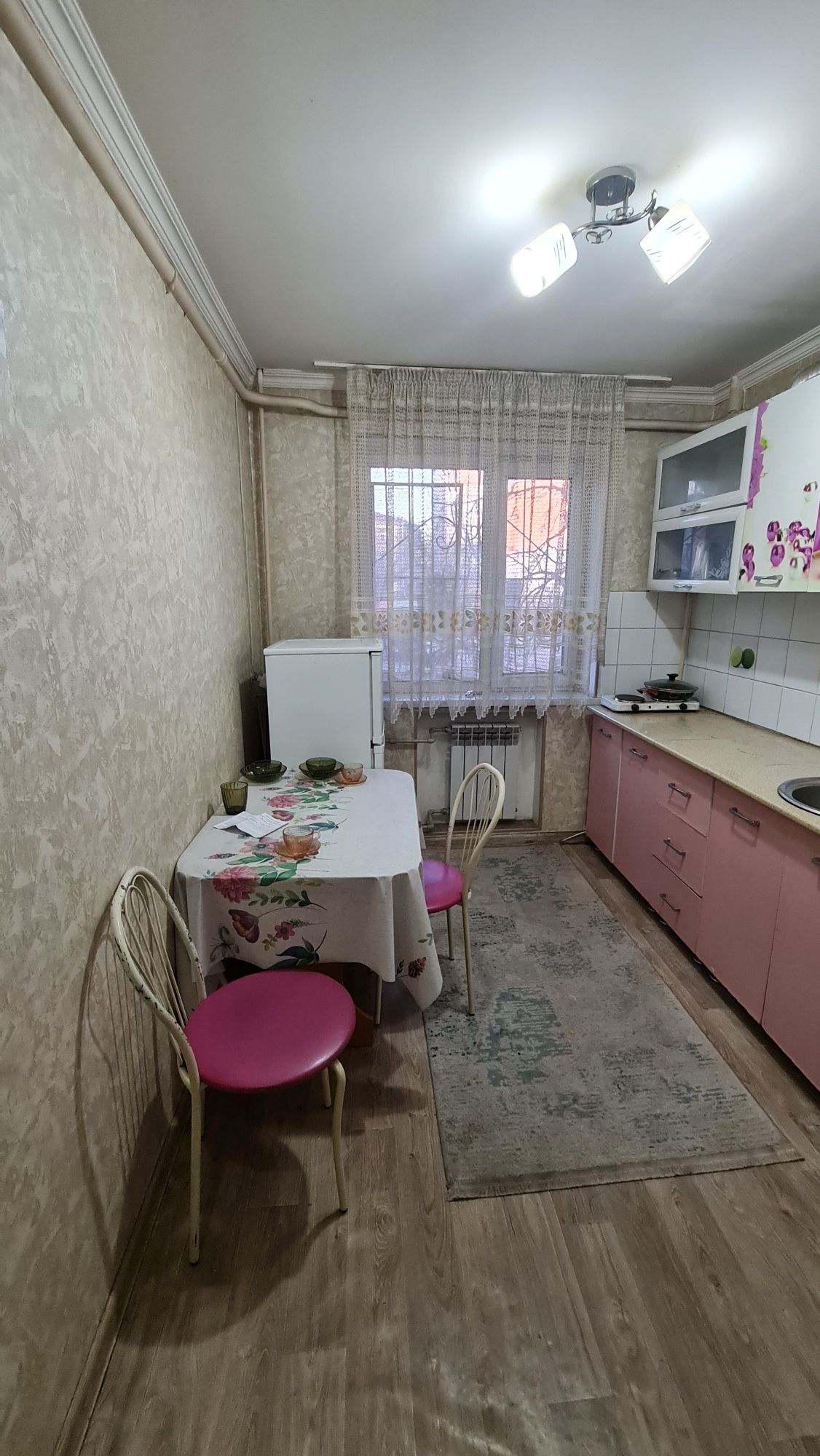 Центре 1 комнатная 2 этаж Республика Калдаякова