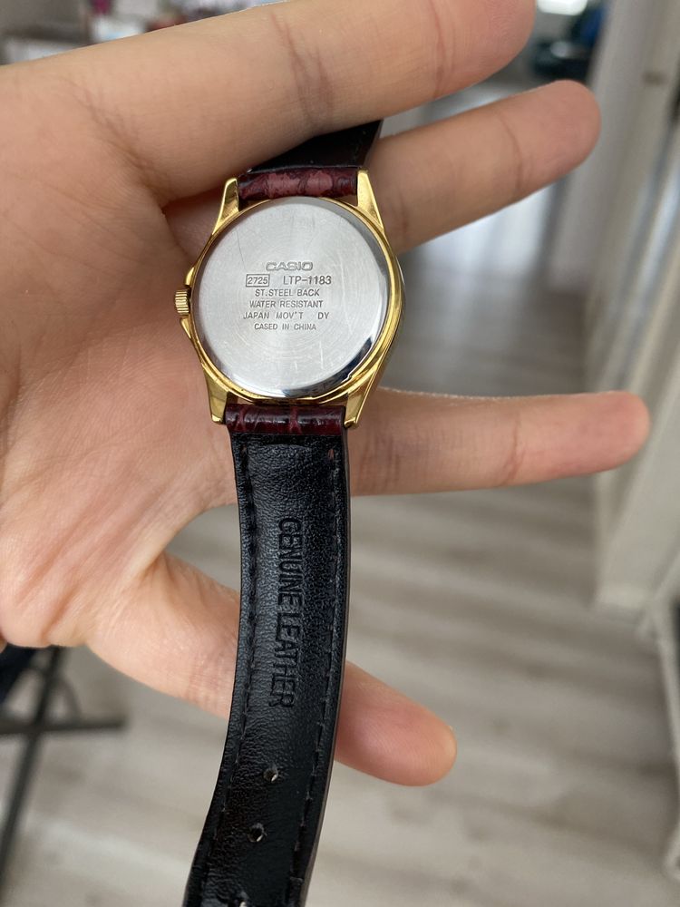 Женские Часы Casio коричневый кожаный браслет, корпус золотого цвета